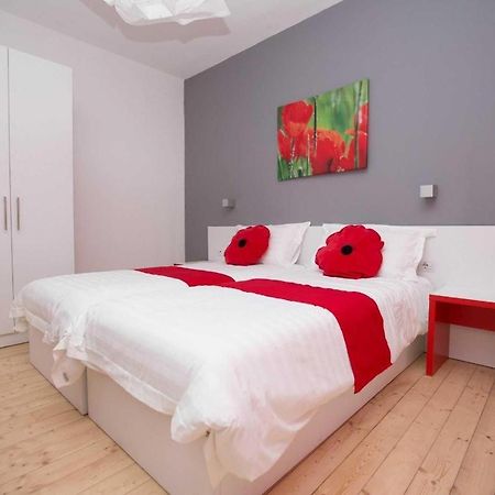 Hotel Rimini Tirana Esterno foto