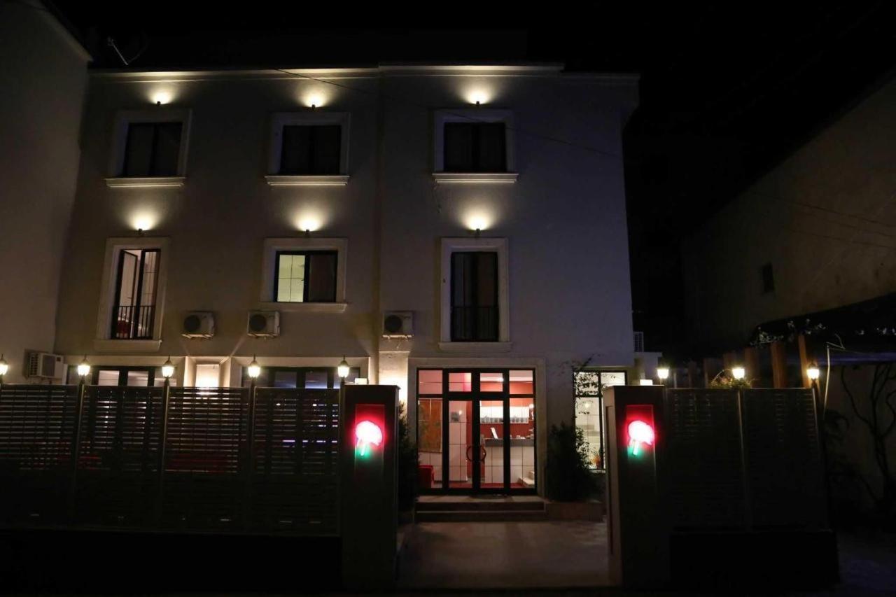Hotel Rimini Tirana Esterno foto